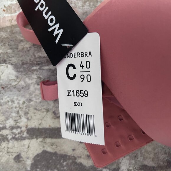 Wonderbra Pink Bra - Picture 2 of 2